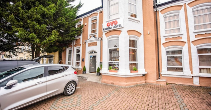 oyo-arinza-hotel-london-ilford-558795481866857b.png