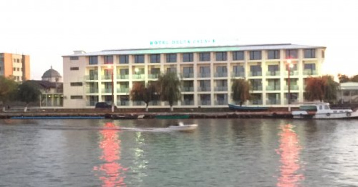 palace-beach-6dbed2adcf0982e8.jpeg