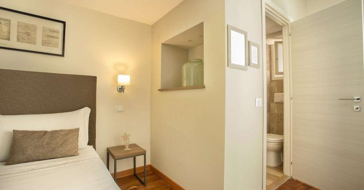 palazzo-depretis-naples-df85968628917b7c.jpeg