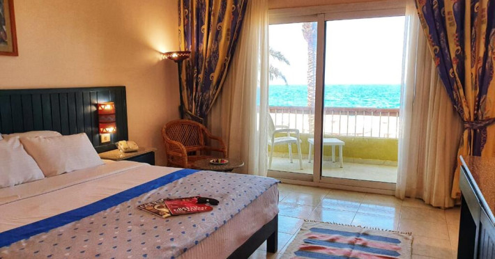 palm-beach-resort-43480aabb0fb9525.jpeg
