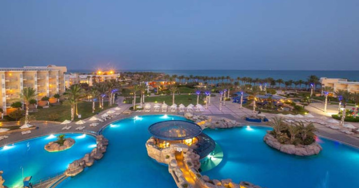 palm-royal-resort-abu-soma-f5ea1e19bbe588ae.jpeg