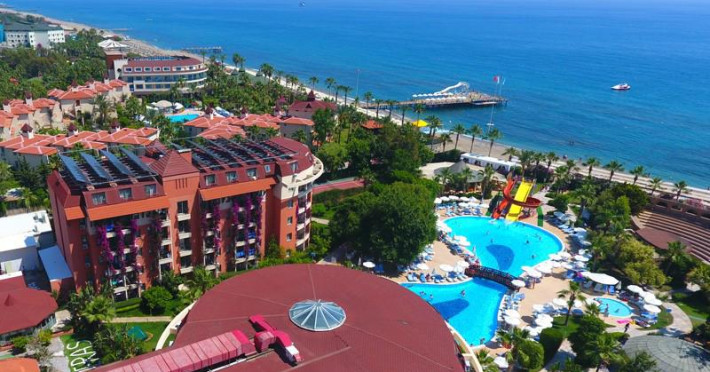 palmeras-beach-hotel-e6ff57469ec63058.jpeg