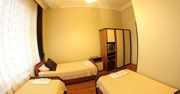 paradise-hotel-a1b4d4addd0aaaaf.jpeg