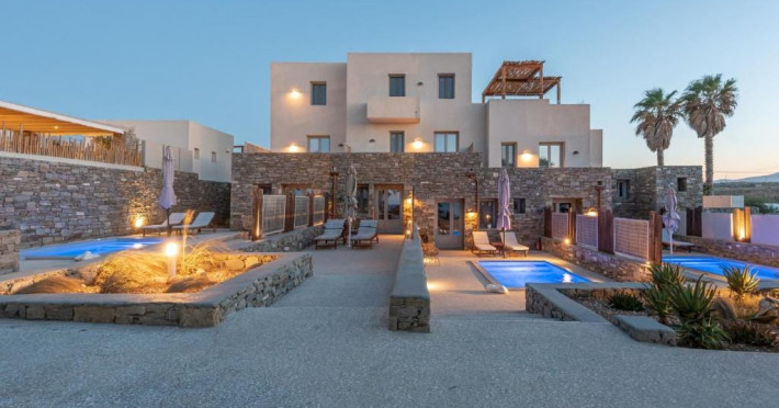 paros-comfy-suites-745282bbb66d8442.jpeg