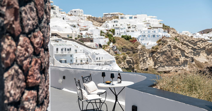 pearl-of-caldera-oia-579a5cd72f974a4e.jpeg