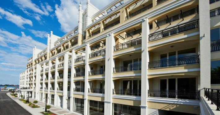 penelope-palace-apartments-77b840fbfe24d7f4.jpeg
