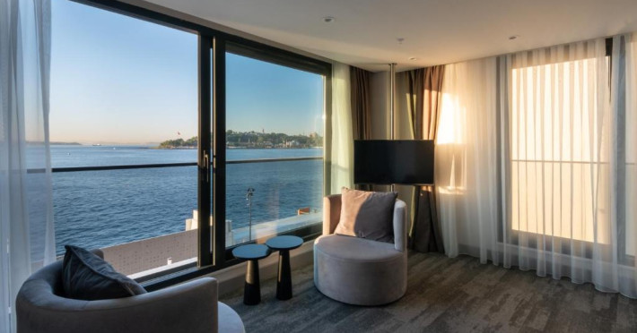 pera-bosphorus-hotel-6bfb1a1087c7fcb2.jpeg