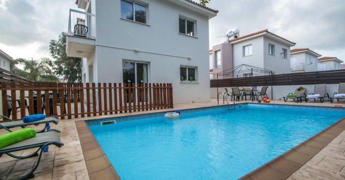 pernera-sea-holiday-villa-396018d18519381b.jpeg
