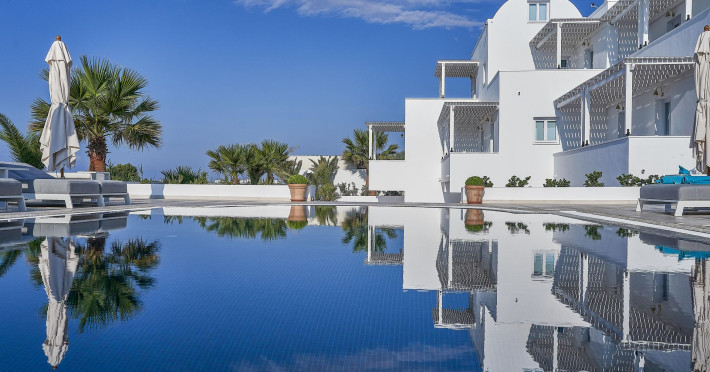 petri-suites-santorini-2b4bd0b53c817f9d.jpeg