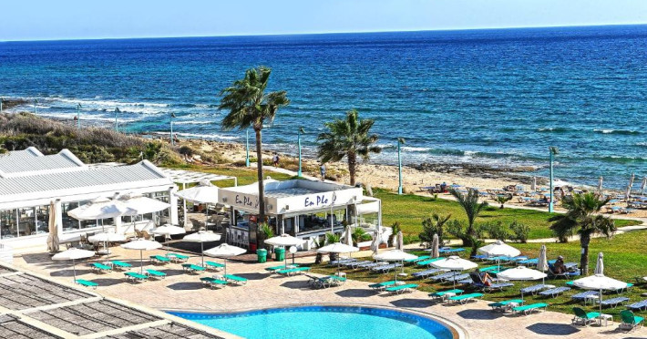 piere-anne-beach-hotel-b6e4ca560ef4c5cf.jpeg