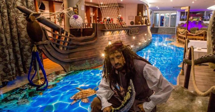 pirates-resort-6ba894068c0b0a8a.jpeg