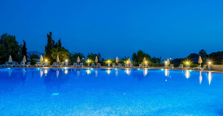 piscina-78183ae81f86f35b.jpeg