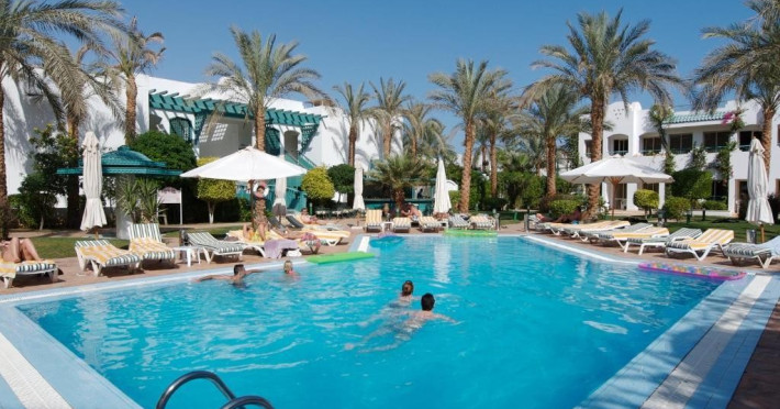 piscina-8c709cc1d3e71cc7.jpeg