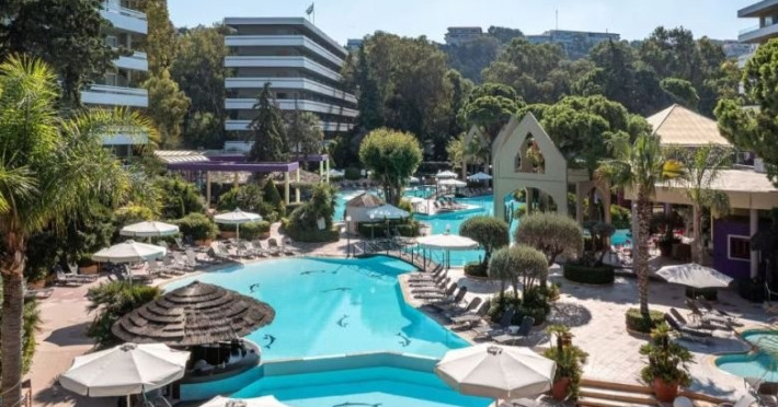 piscina-99e6c17e7cd5297c.jpeg