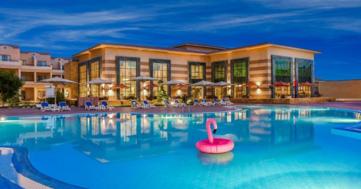 piscina-a2d618340e7d48c9.jpeg