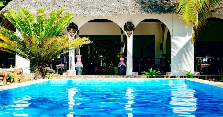 piscina-ad3421b55c038f1c.jpeg