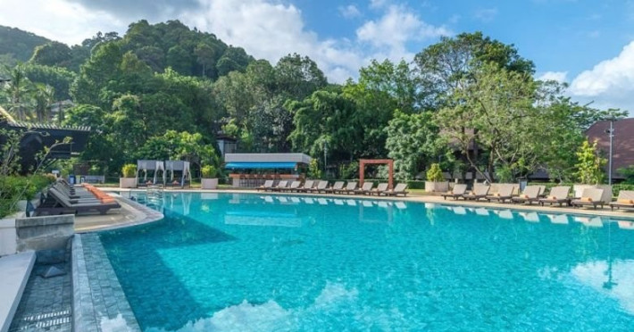 piscina-ce731480398a6733.jpeg