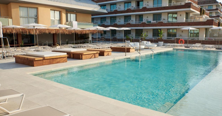 piscina-cf65079fe25eafa8.jpeg