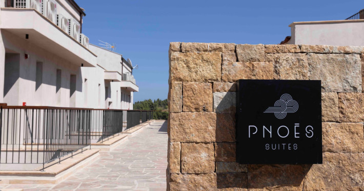 pnoes-luxury-suites-b48e4d9dba42fe31.jpeg