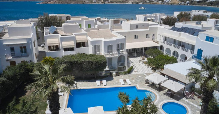 polos-hotel-paros-526d4d62298673c2.jpeg