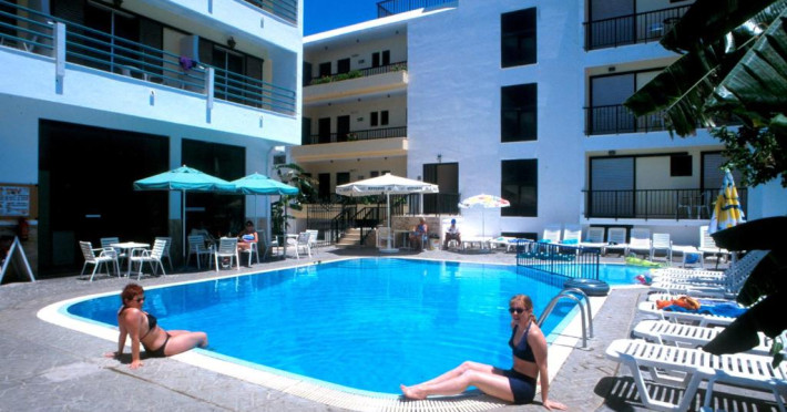 poseidon-hotel-and-apartments-b66a6895d5848f7a.jpeg