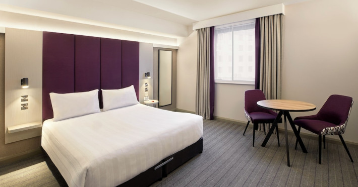 premier-inn-london-bank-tower-60dab8eaad52bab4.jpeg