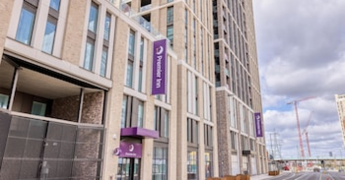 premier-inn-london-docklands-canning-town-fc2aab11fd6ba9da.jpeg