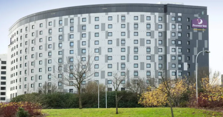 premier-inn-london-gatwick-airport-north-terminal-e021542ea21fe912.png