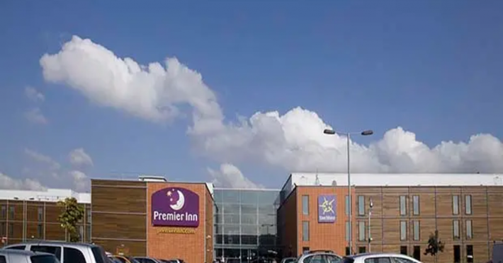 premier-inn-london-heathrow-airport-t2-and-t3-bath-road-dad1c0fcf5b3f616.png