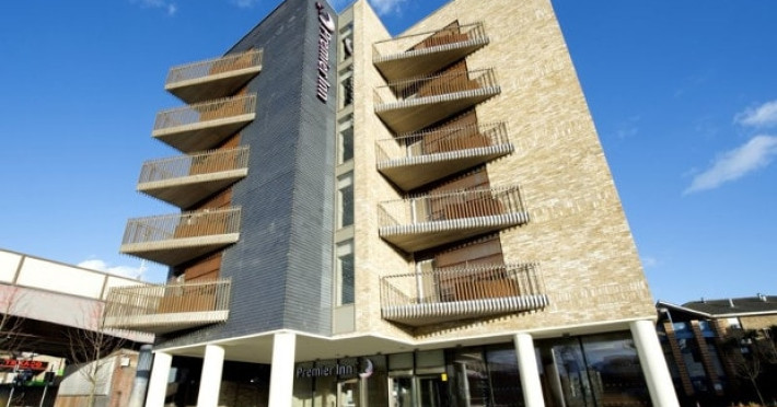 premier-inn-london-lewisham-38fbe31e83a629ec.jpeg
