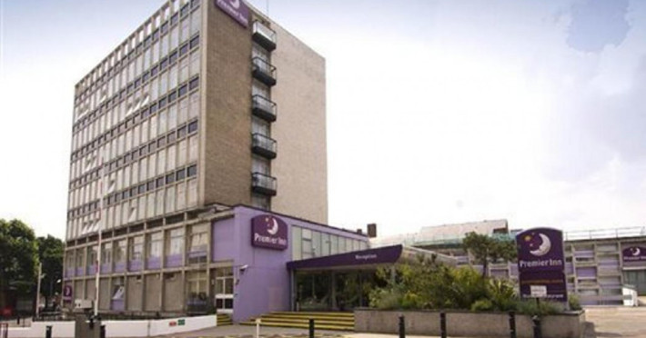 premier-inn-london-putney-bridge-1d0307985d0551a1.jpeg