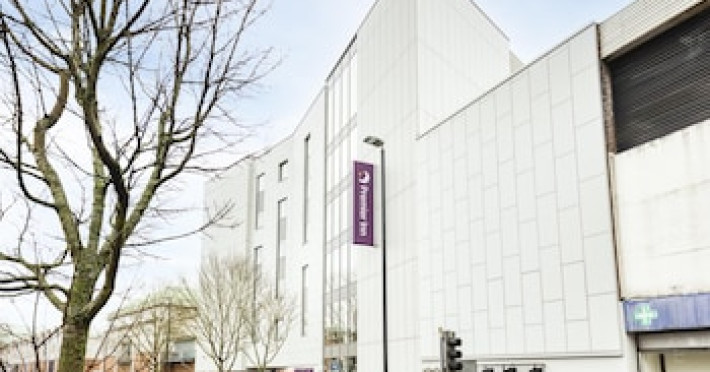premier-inn-london-sutton-hotel-06bd15fa2219631d.jpeg