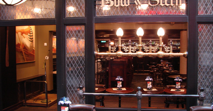 Pub-ul Bow & Stern