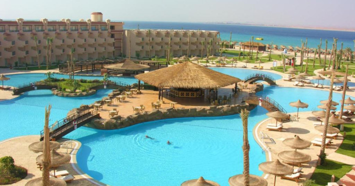 pyramisa-beach-sahl-hasheesh-054f7e35af27c7a7.jpeg