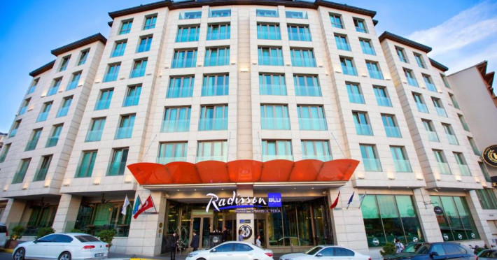 radisson-blu-pera-b9d3871680d9e9c9.jpeg