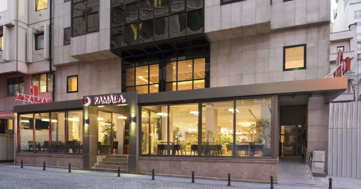 ramada-istanbul-taksim-98b679816a67095c.jpeg
