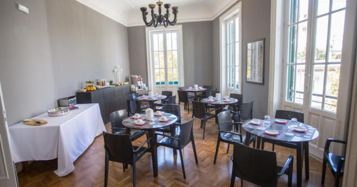 re-vittorio-de-luxe-accomodations-b1c250d30733726c.jpeg