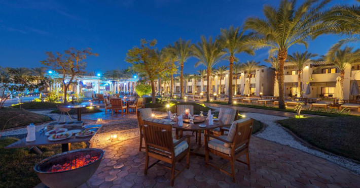 reef-oasis-beach-resort-4383113a93932bec.jpeg