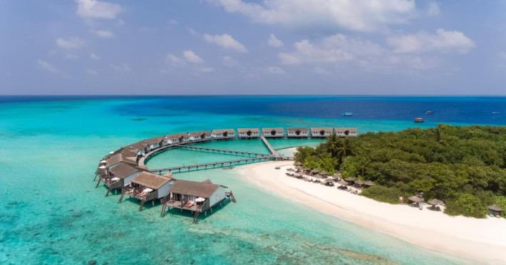 reethi-beach-resort-fonimagoodhoo-cb78a9da17cc3d16.jpeg