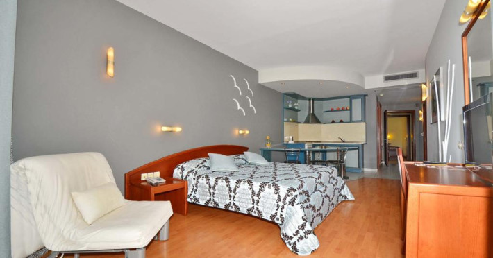 relax-hotel-pomorie-b2f59a7f51bd73cd.jpeg