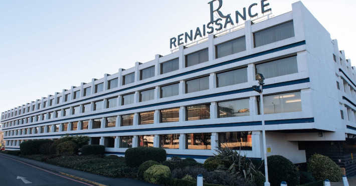 renaissance-london-heathrow-hotel-bd3c837c4fc3a59c.jpeg