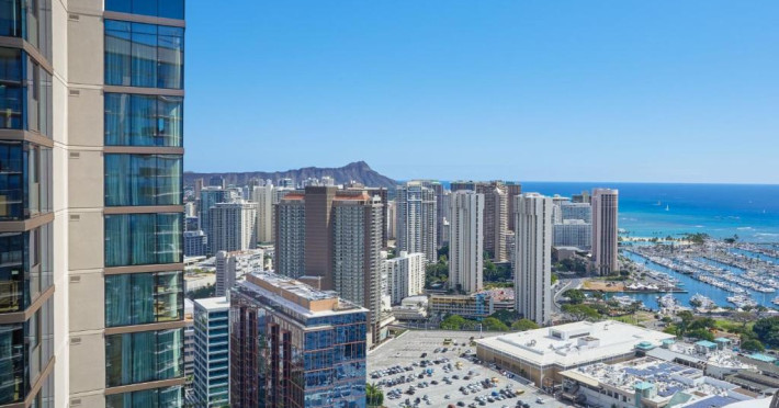 renaissance-residences-oahu-honolulu-c513f927cfd9c2ac.jpeg