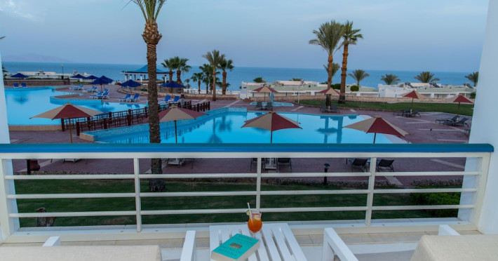 renaissance-sharm-el-sheikh-golden-view-beach-resort-374e539510e25671.jpeg