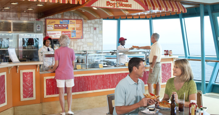 Restaurantul Boardwalk Dog House