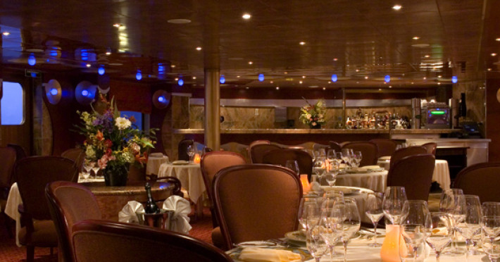 Restaurantul Pinnacle Steakhouse