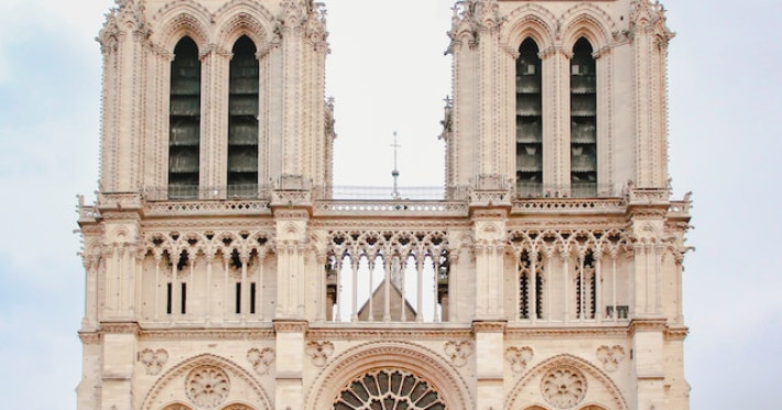 revelion-paris-orasul-luminilor-premium-tours-2025-00923c6035f3b1f8.jpeg
