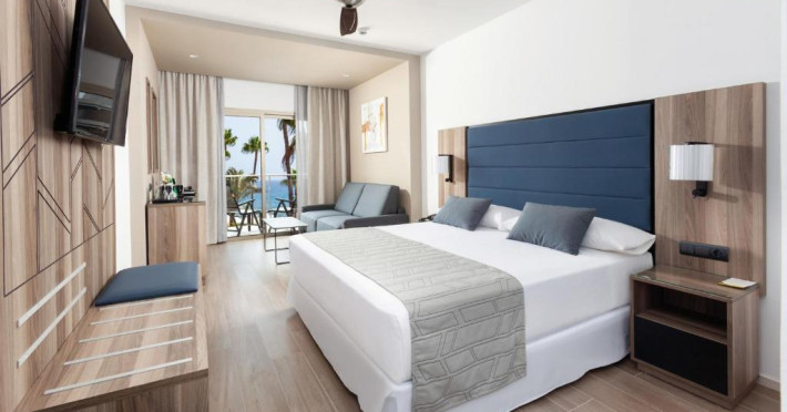 riu-palace-oasis-d42916ec67cad5df.jpeg