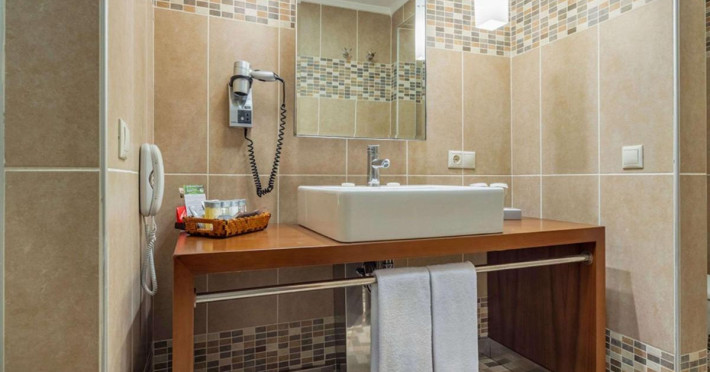 rixos-sungate-b79657a27c896d8e.jpeg