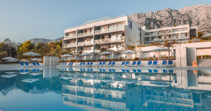 romana-beach-resort-d92aa9a9482bf3be.jpeg