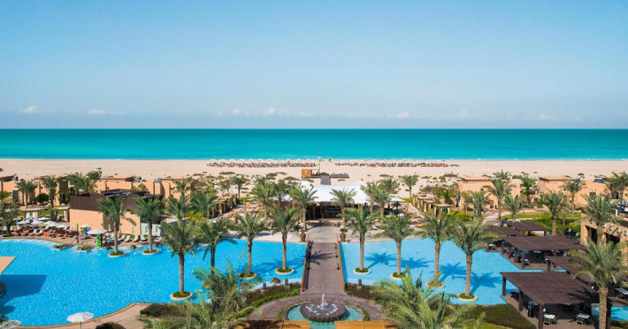 saadiyat-rotana-resort-villas-a9306233e3629bd0.jpeg